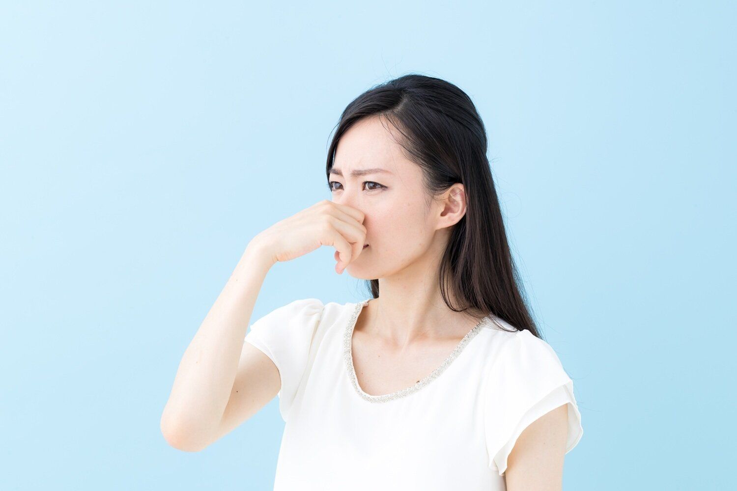 クサイ生ゴミ臭……ゴミ出しの日までどうやって保管する？みんながやってる生ゴミの臭い対策