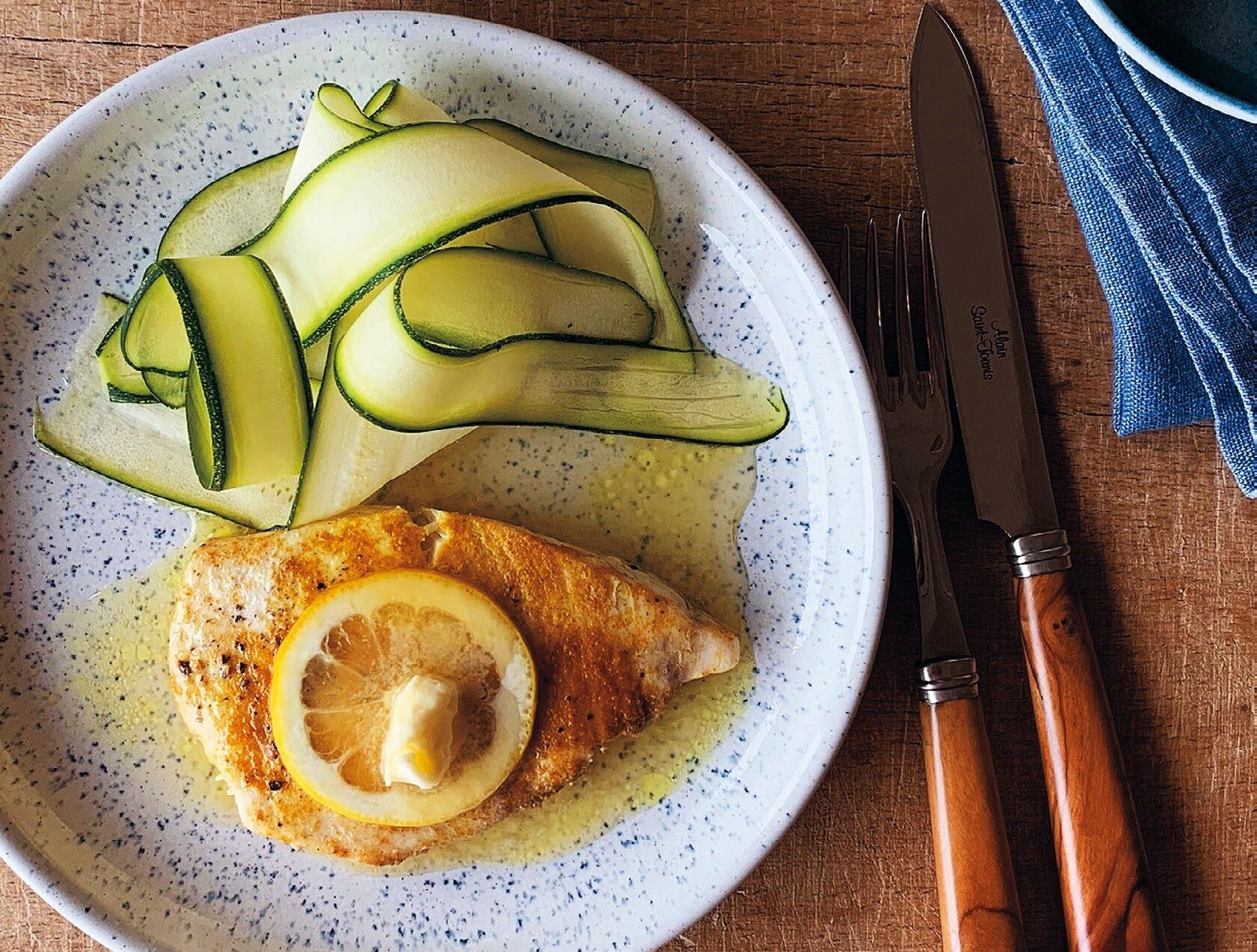レモン＆バター風味が絶妙！めかじきのペッパーカレーバター蒸し