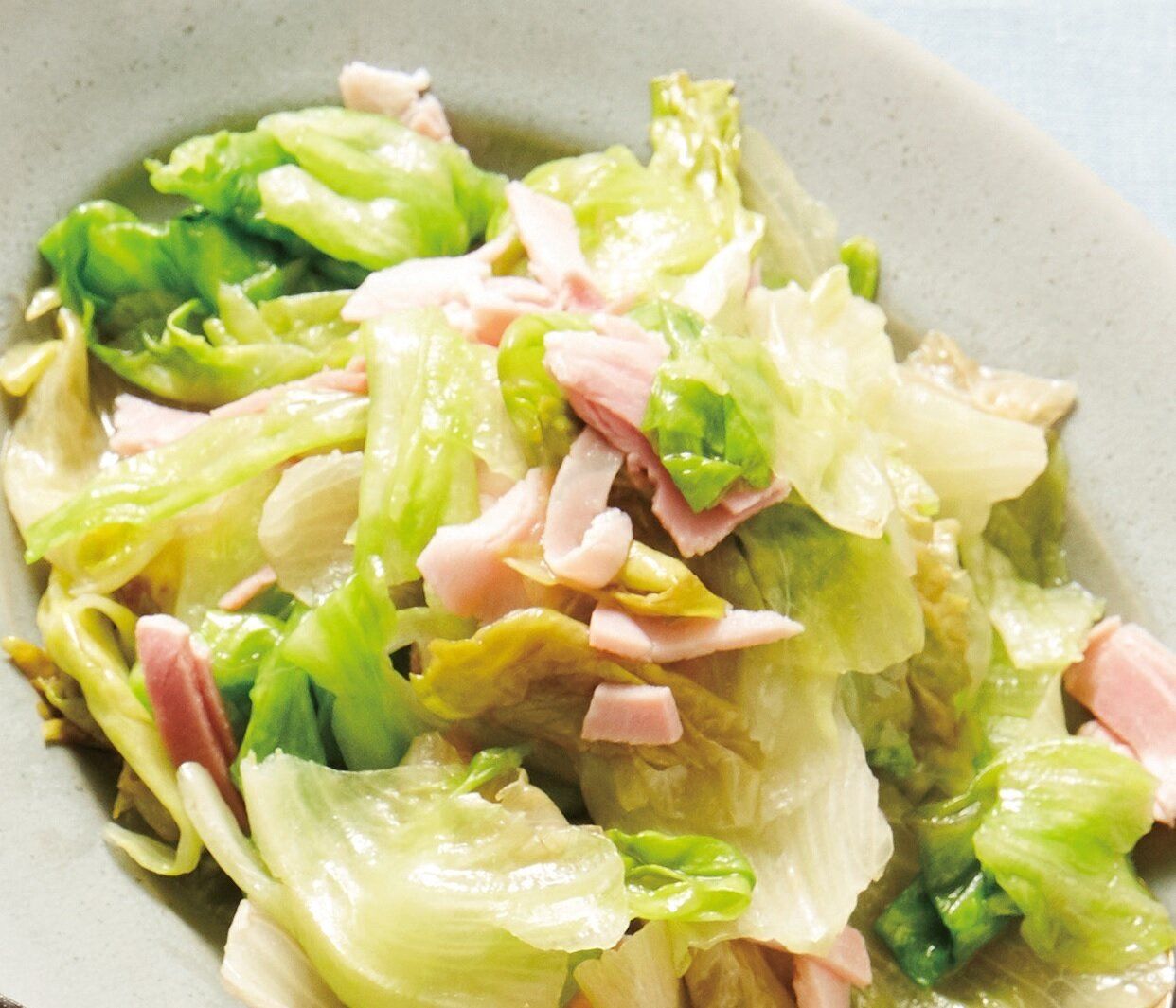 レタスのビタミンをまるごと摂取！レタスとハムのレンジ蒸し