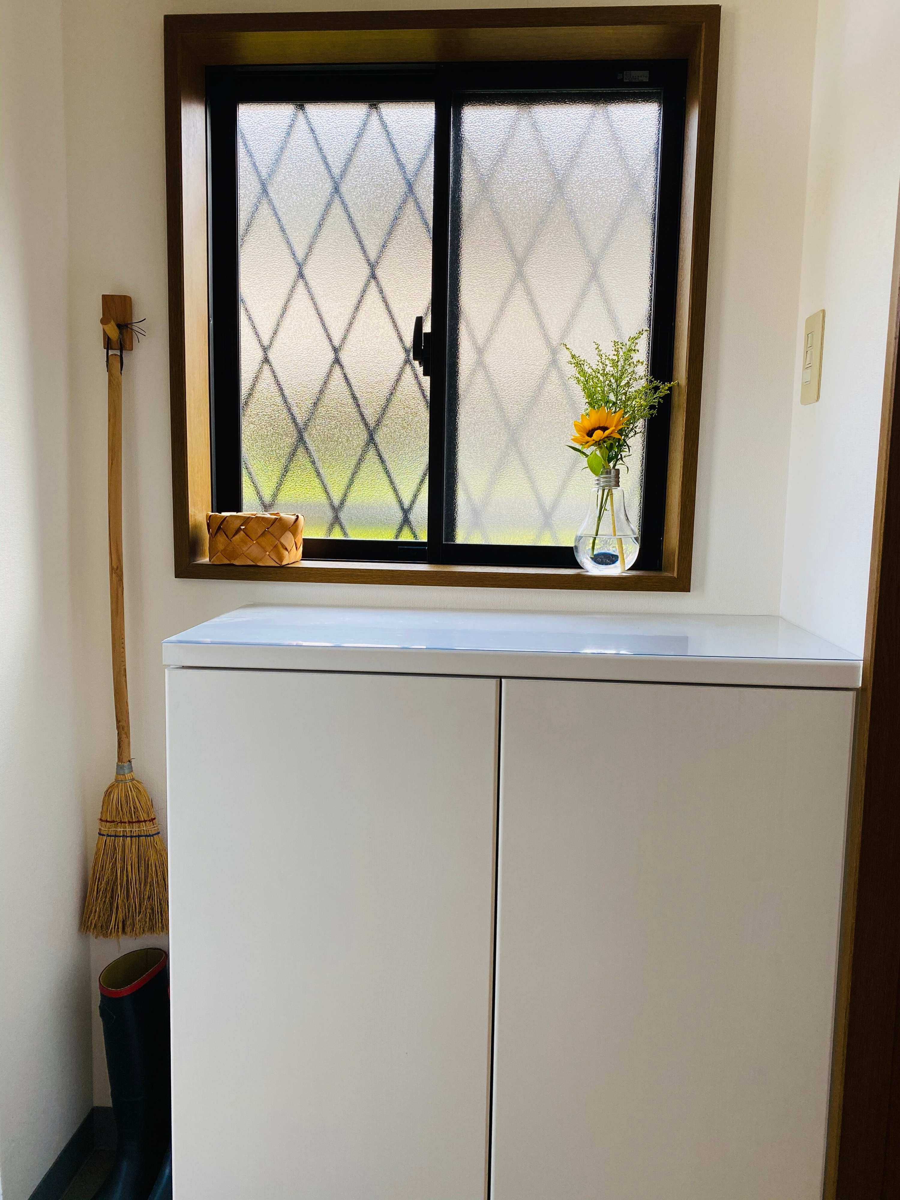 玄関が狭い方必見！我が家の激狭玄関でもスッキリ見せるワザ！