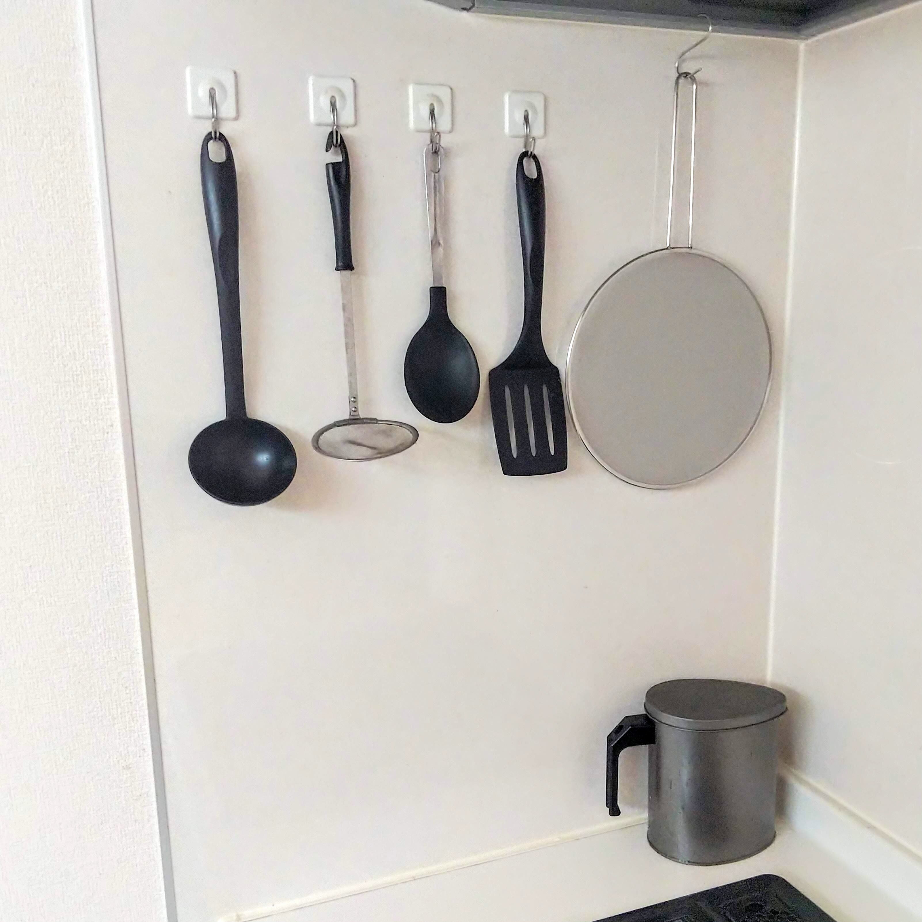 【3コインズ】揚げ物・掃除が楽になる！あの本家そっくりなキッチンアイテム登場