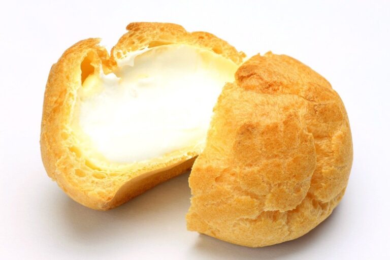 【管理栄養士監修】消費期限切れの「シュークリーム」はいつまで食べられる？