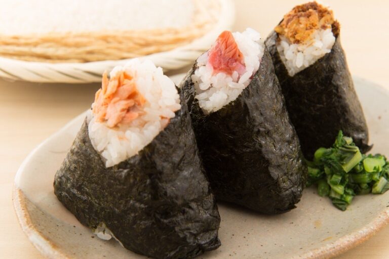 【管理栄養士監修】賞味期限（消費期限）切れの「おにぎり」はいつまで食べられる？