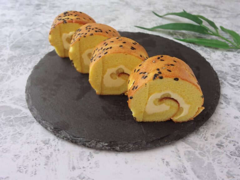 【ローソン】1切れ35円！ふわっふわ「おいものロールケーキ」が想像以上のおいしさだった！