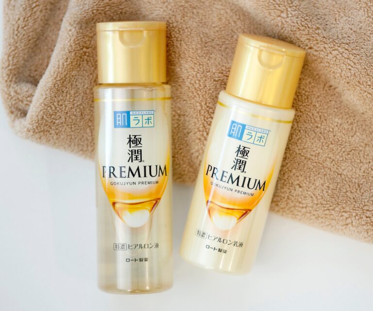 ロート製薬 肌ラボ 極潤プレミアム  2.8億本売れの高コスパブランドからプレミアム特濃ローションが登場