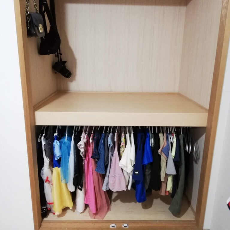 大人服より収納が難しい子ども服…衣類ケースではなく○○でスッキリ！
