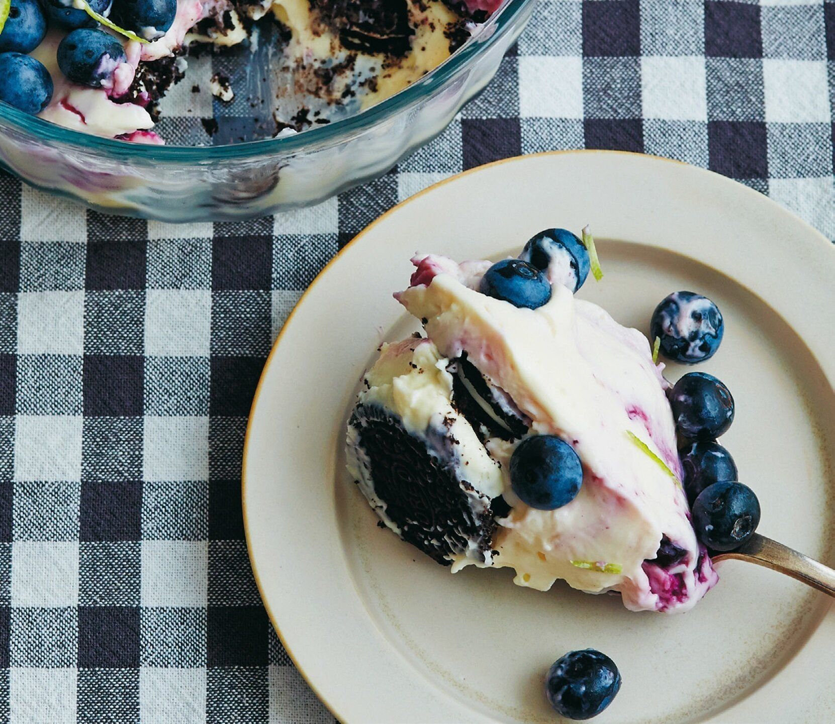 しっとり×ざくざく♪オレオとブルーベリーのレアチーズケーキ