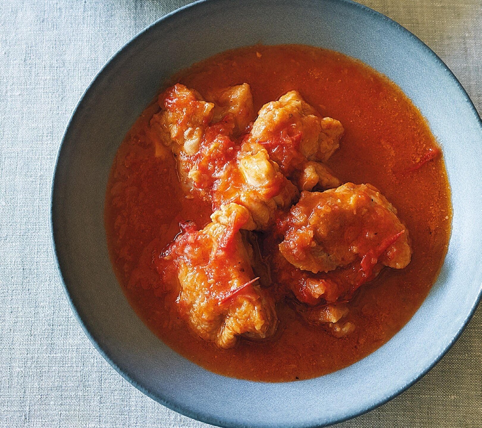 トマトはまるごと凍らせてOK！【超簡単】冷凍野菜を使った絶品ずぼらレシピ