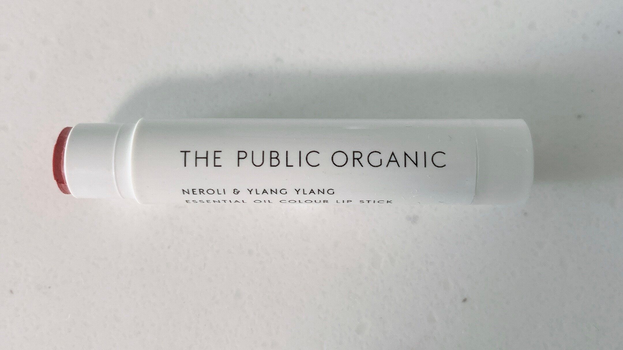 マスク外してもすっぴん感なし！648円で艶と血色感が同時に叶うリップ♡