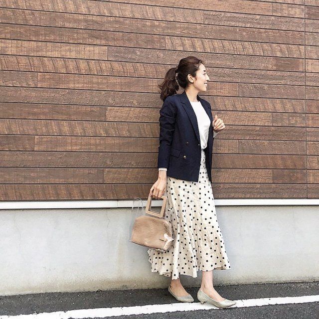 秋冬トレンド素材・カラーを取り入れた40代が買っておくべきOKボトムスとは？