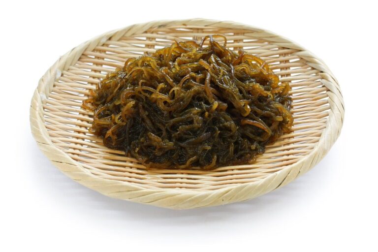 【管理栄養士監修】「もずく」の主な栄養素とカロリーまとめ！ダイエットに効果がある？