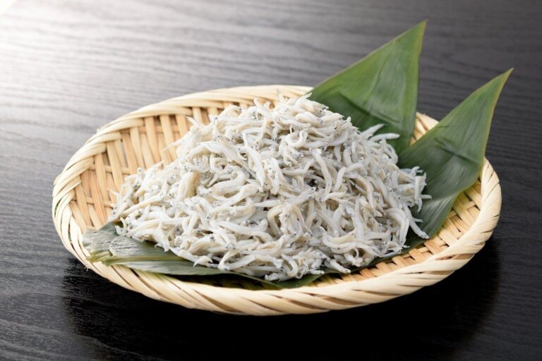 【管理栄養士監修】「しらす」の主な栄養素とカロリーまとめ！おすすめな調理方法は？