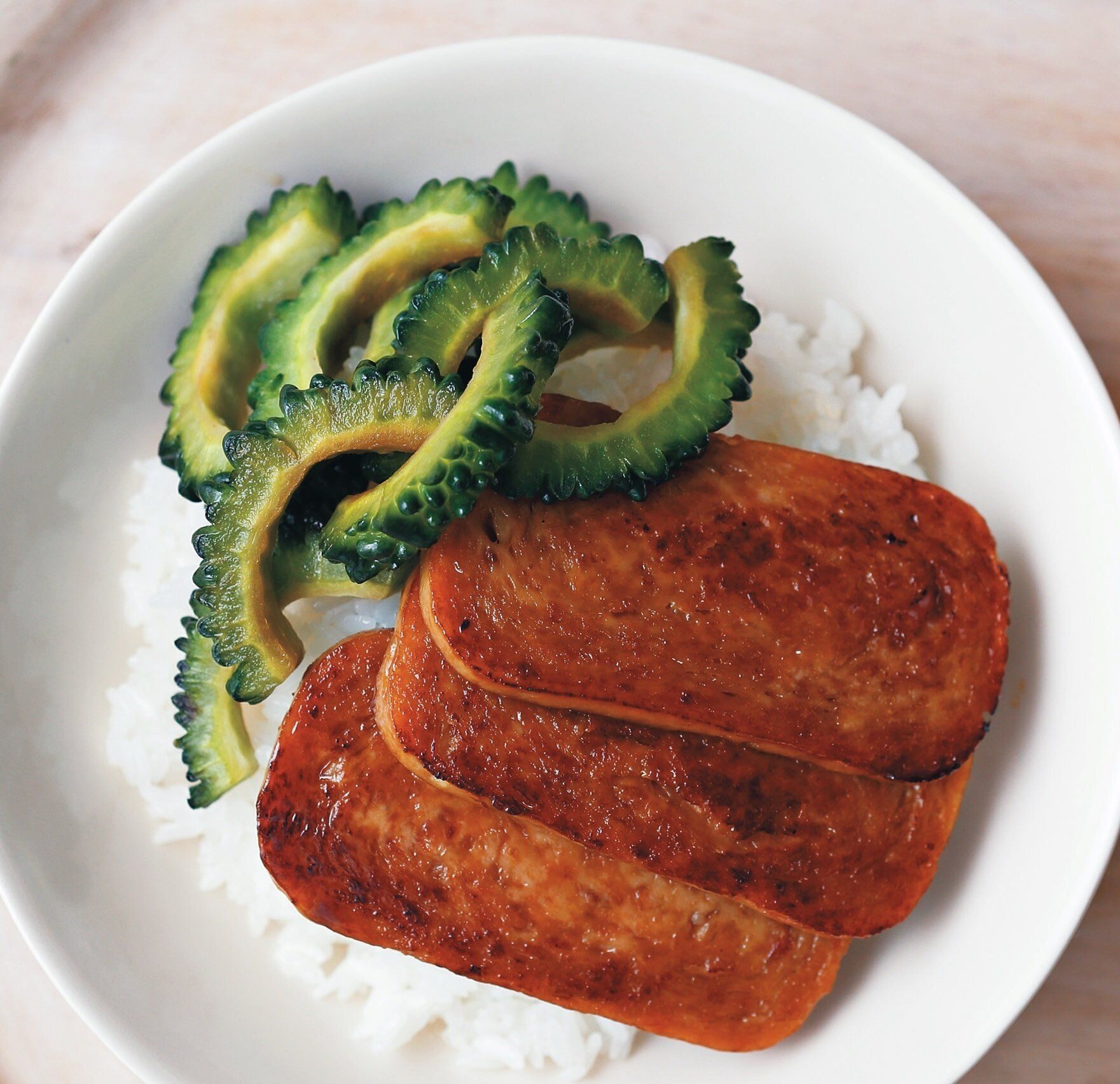 困ったら焼いてのせればいい！スパム®とゴーヤーの照り焼き丼