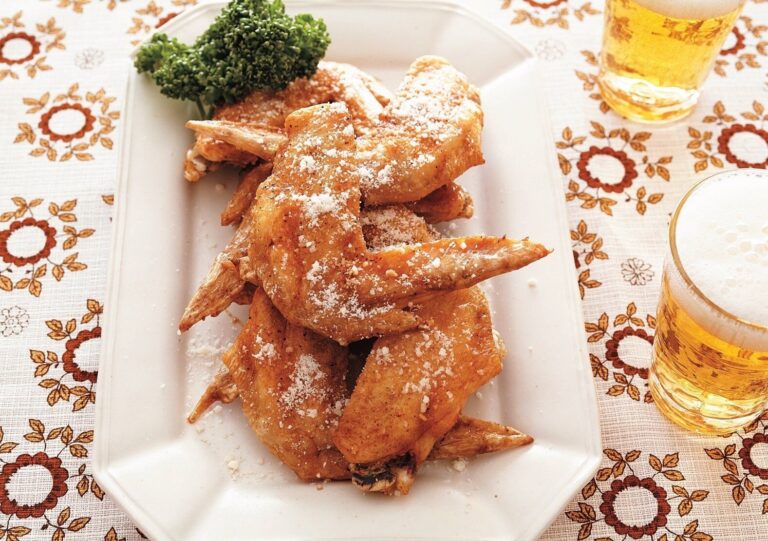 素揚げにしてソースを塗るだけで簡単！鶏手羽先のカリッと揚げ