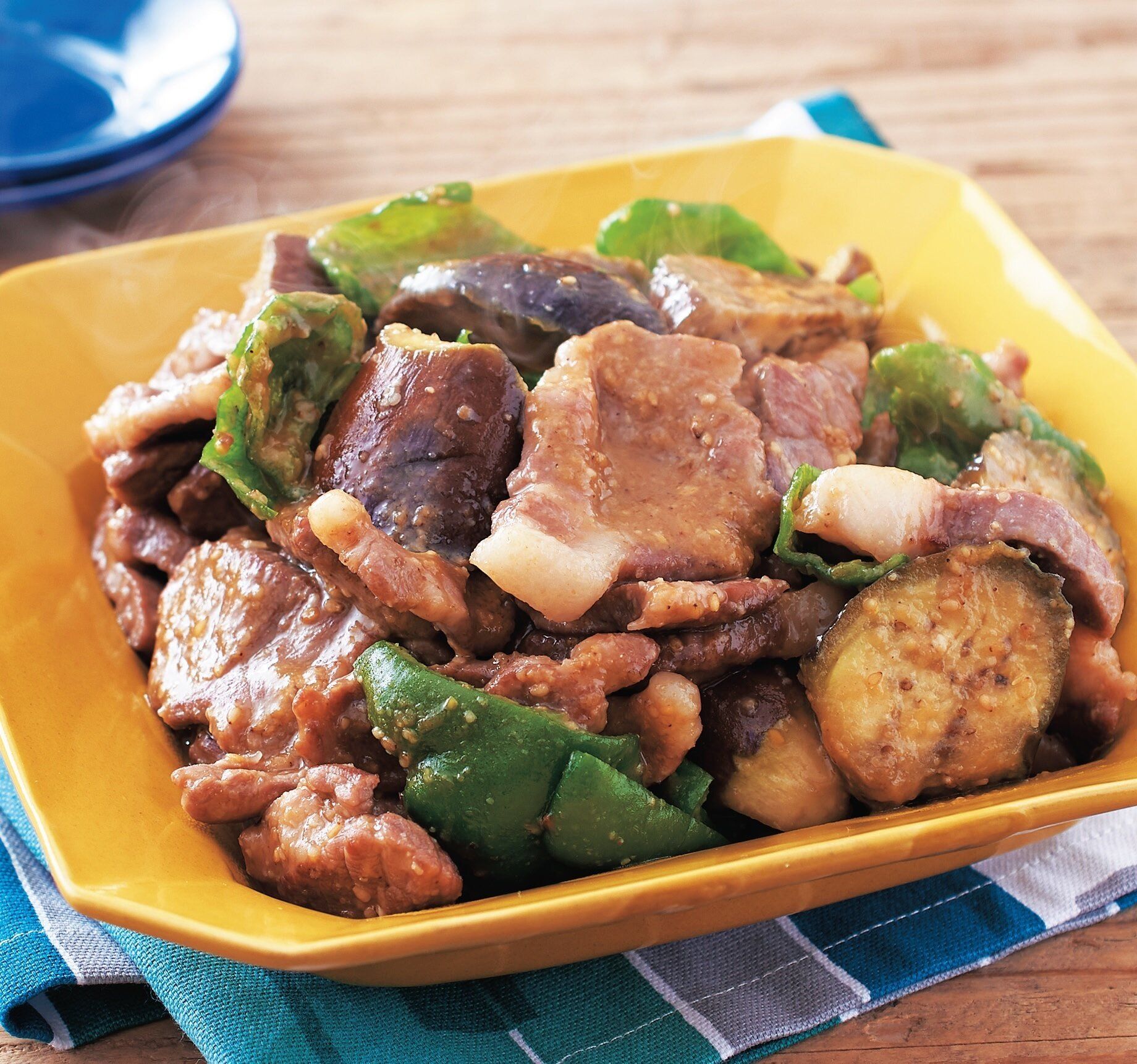 ざくざく切ってさっと炒めたら完成♪豚肉のはちみつみそ炒め