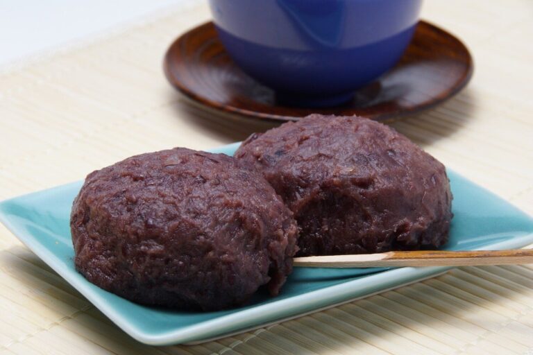 【管理栄養士監修】消費期限切れの「おはぎ」は冷蔵保存でいつまで食べられる？傷んだときの特徴や保存方法を解説！