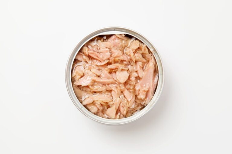 【管理栄養士監修】賞味期限切れの「ツナ缶」はいつまで食べられる？開封後の場合は？傷んだときの特徴や保存方法を解説！