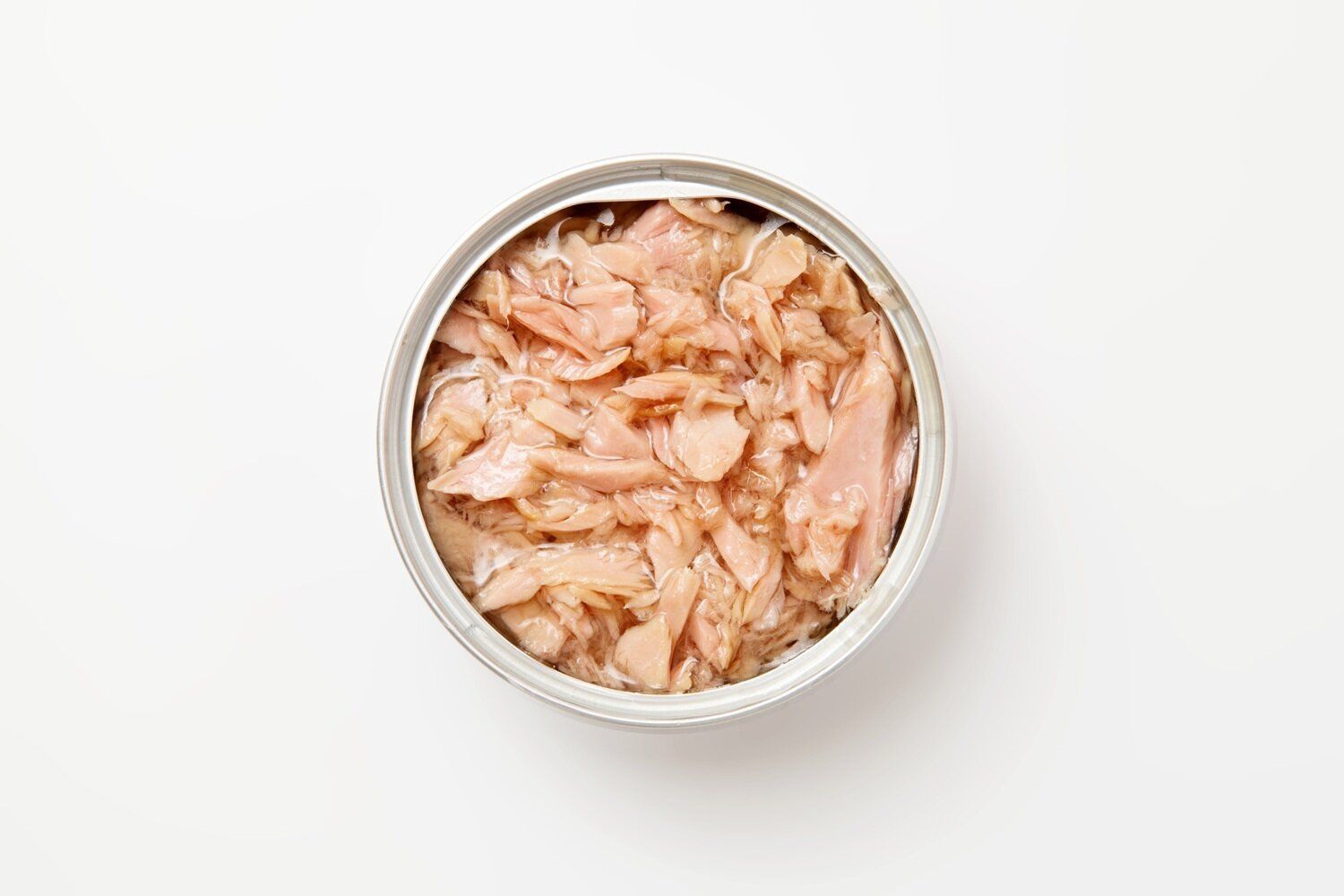 【管理栄養士監修】賞味期限切れの「ツナ缶」はいつまで食べられる？開封後の場合は？傷んだときの特徴や保存方法を解説！