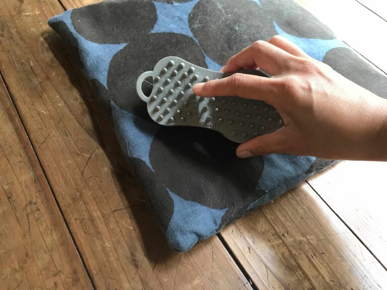 もう手放せない！布製品についた毛やゴミを取る最強アイテム