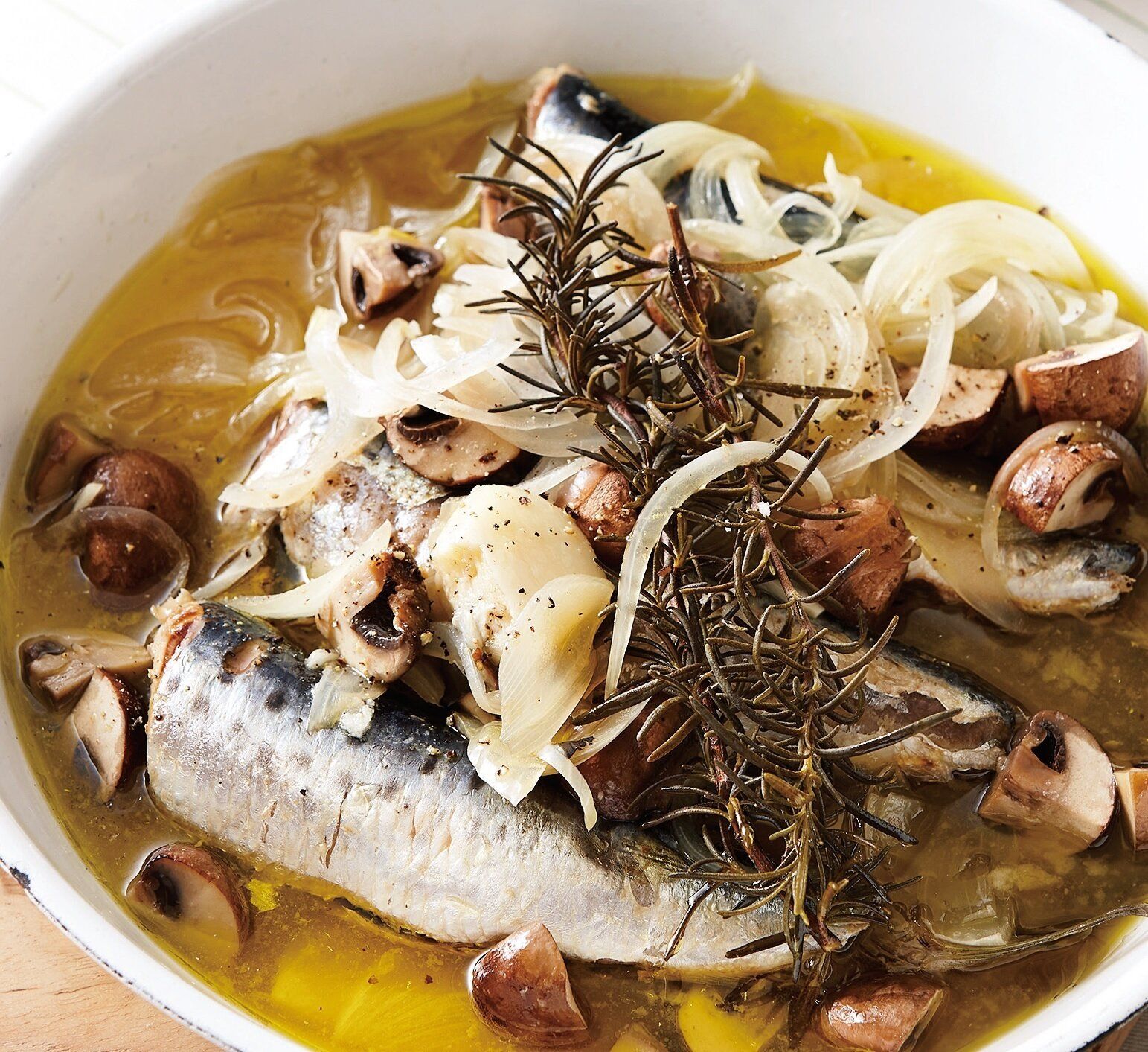 火にかけて煮えるのを待つだけ＆保存もきく♪いわしのオイル煮