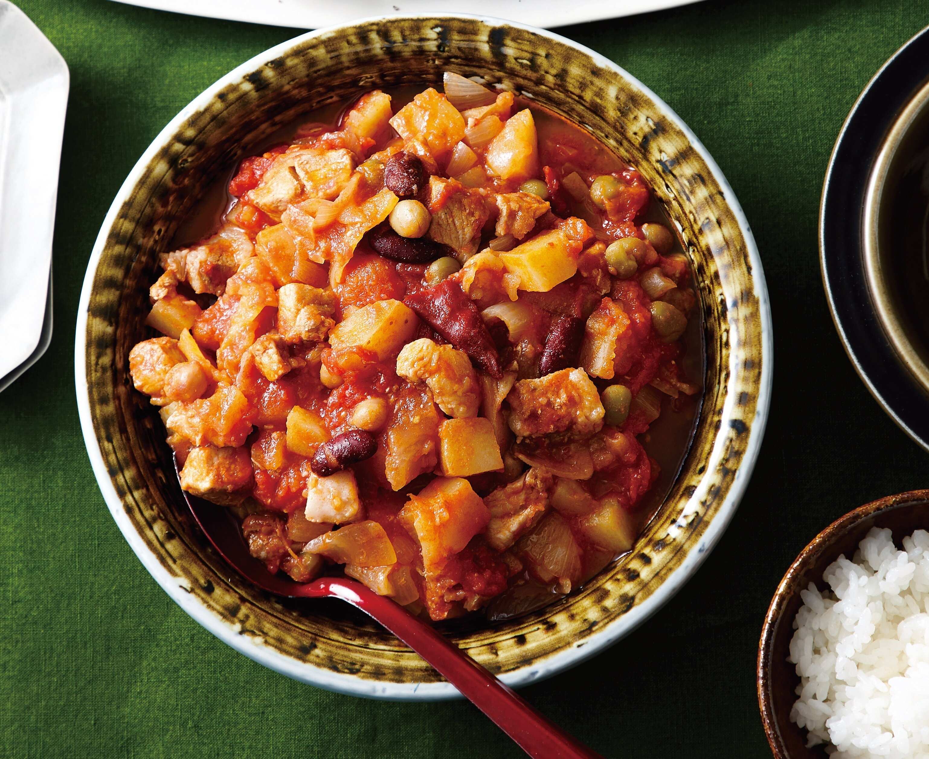豚肉とじゃがいものハーモニー♪「豚肉のチリコンカン風トマト煮」レシピ