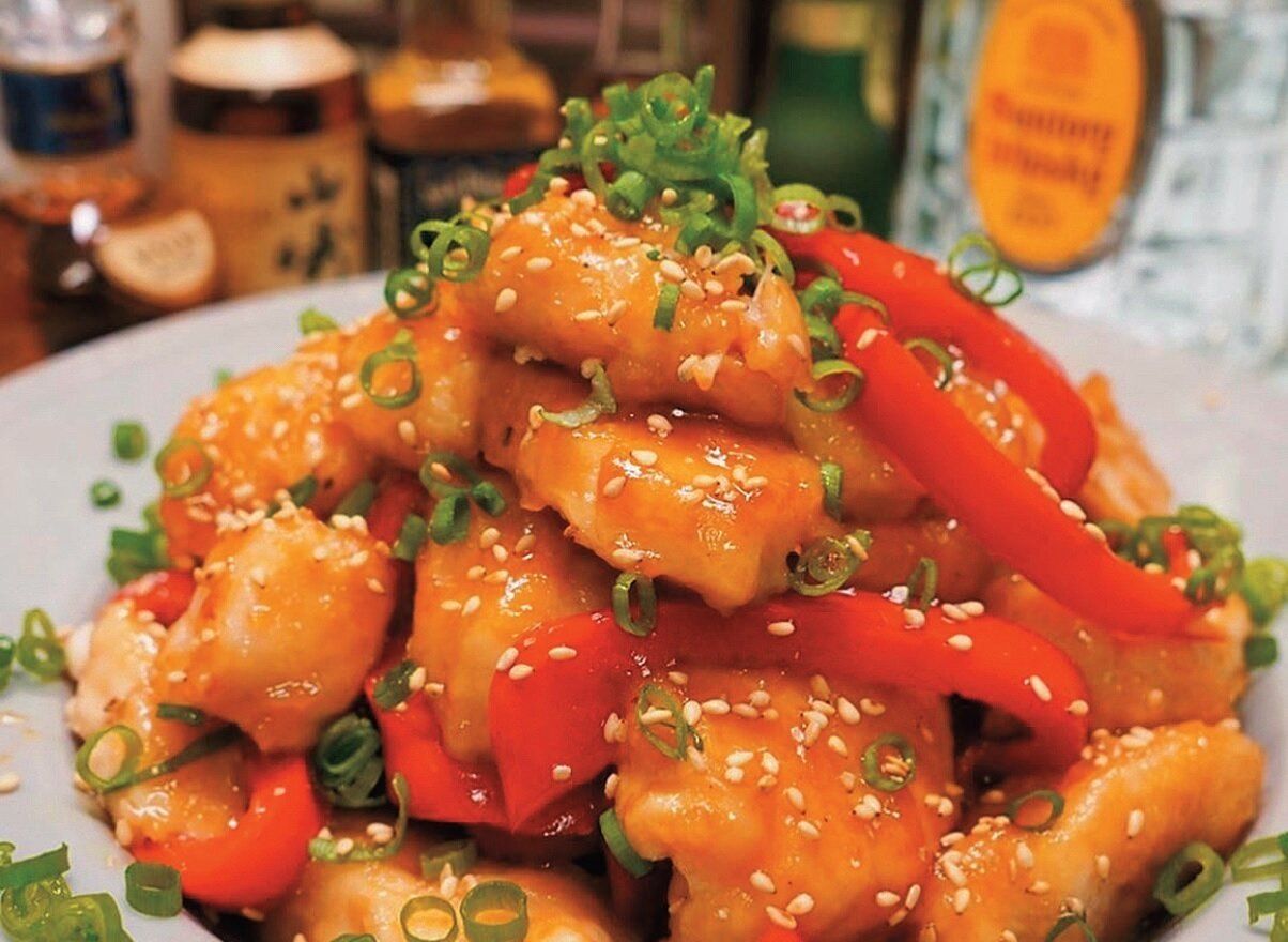 たれのとろみでしっとり感倍増！「鶏胸肉とパプリカの甘酢炒め」レシピ