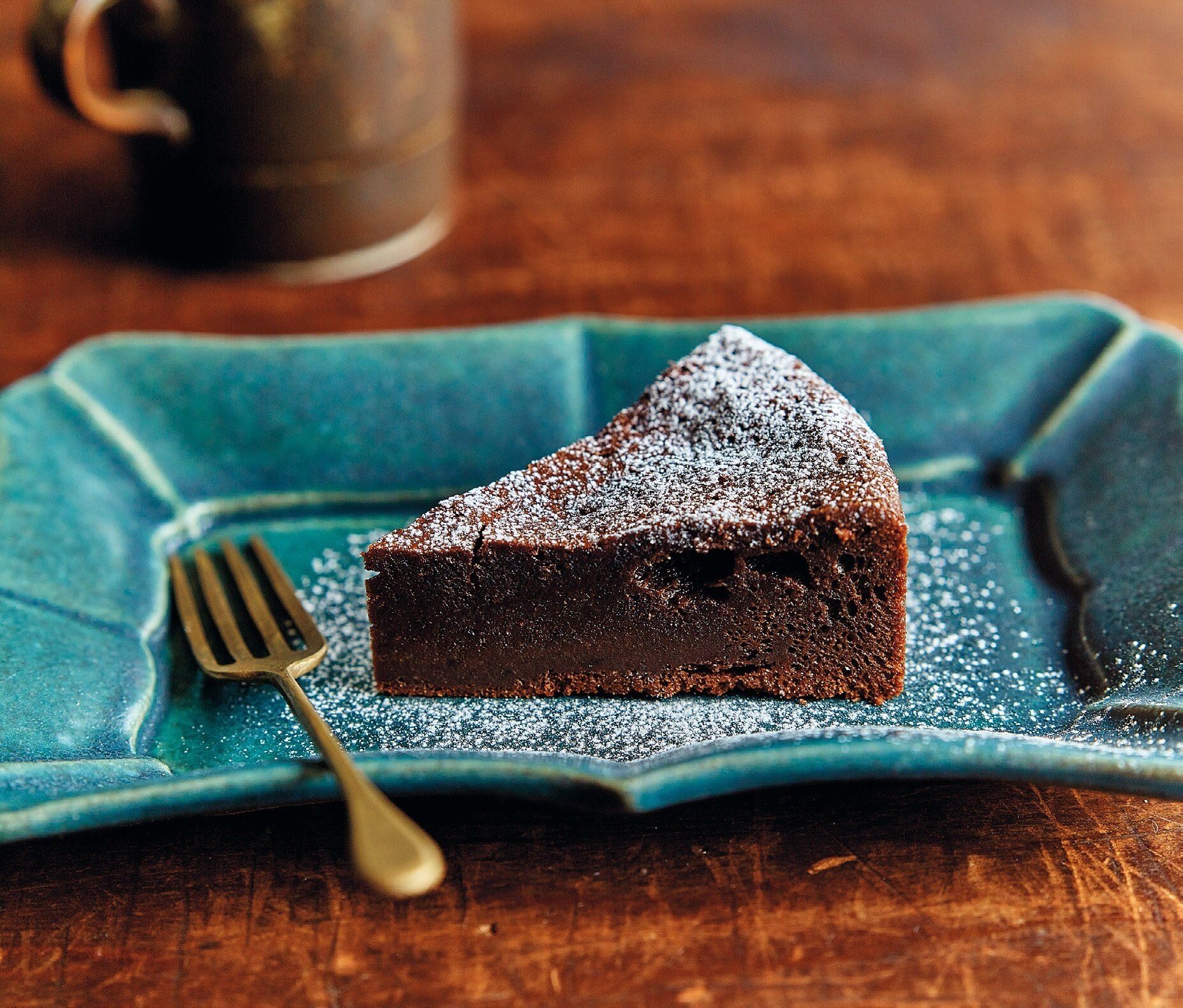 バターの代わりに油と豆乳でカロリー半分！ガトーショコラ