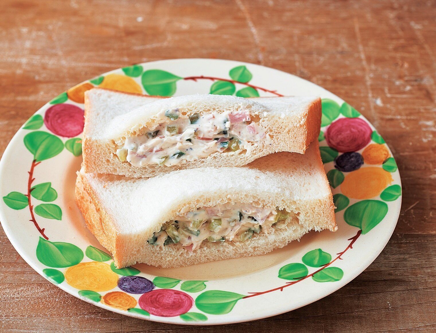 切り込みにぎゅうぎゅう詰め♪クリームチーズのポケットサンド