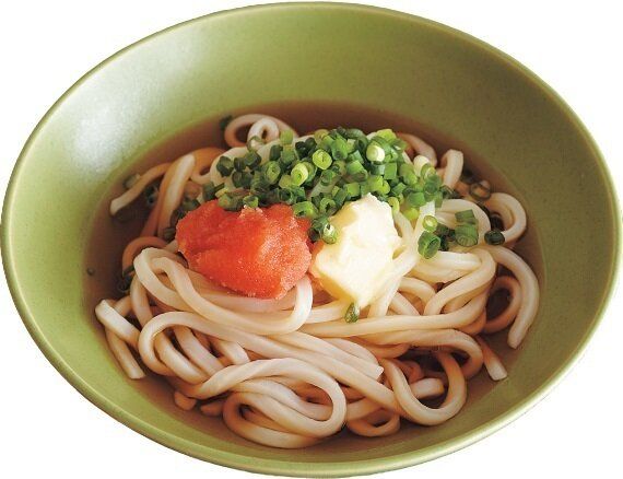 レンチンうどんにオンして♪たらこバターの冷あつぶっかけうどん