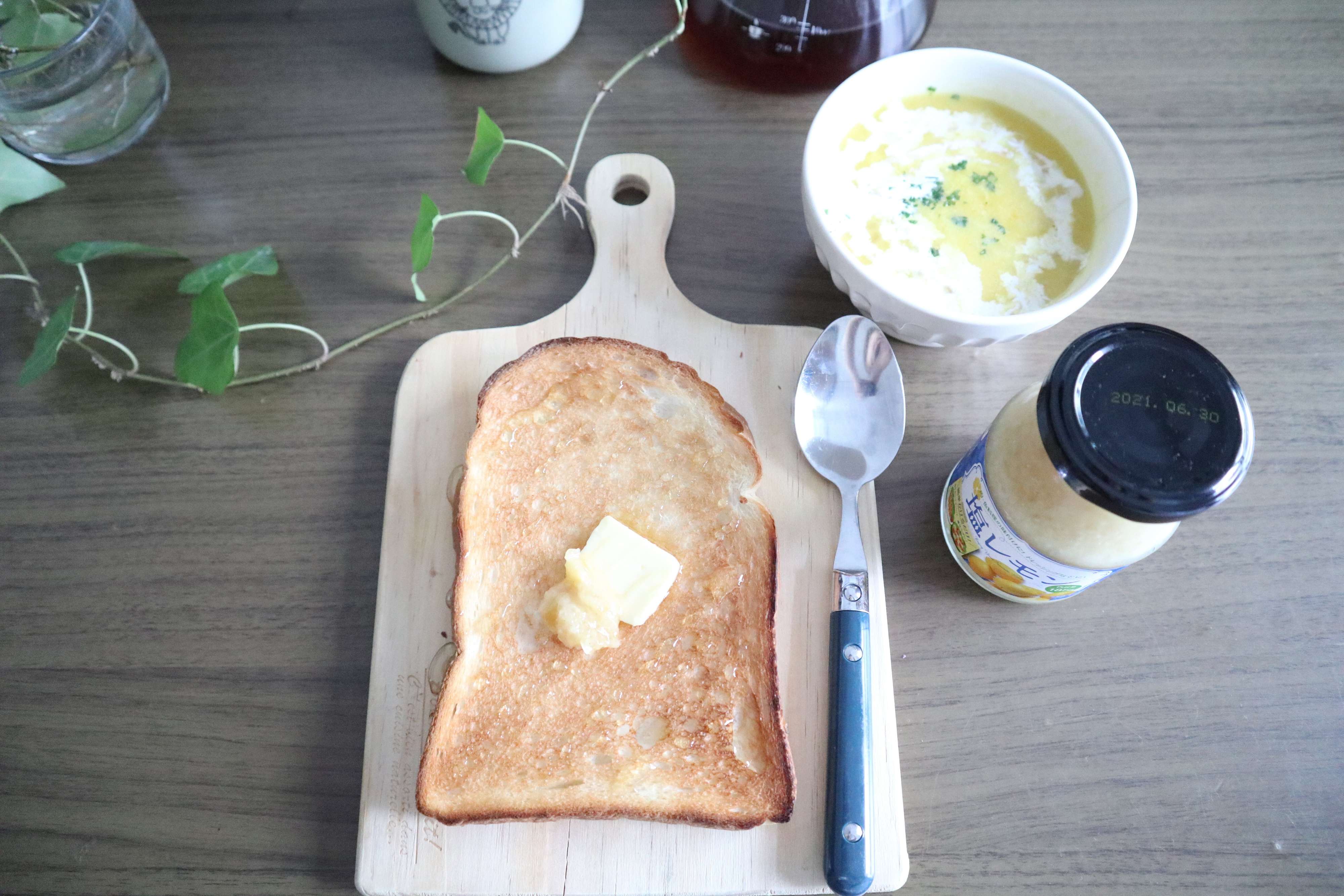 業務スーパー歴12年のマニアがリピ買いする「万能調味料」は朝昼晩のごはんづくりに大活躍！