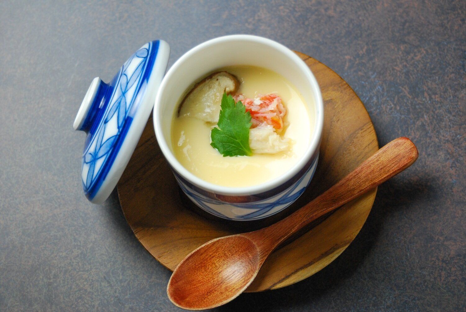 【管理栄養士監修】賞味期限切れの「茶碗蒸し」はいつまで大丈夫？傷んだときの特徴や保存方法を解説！