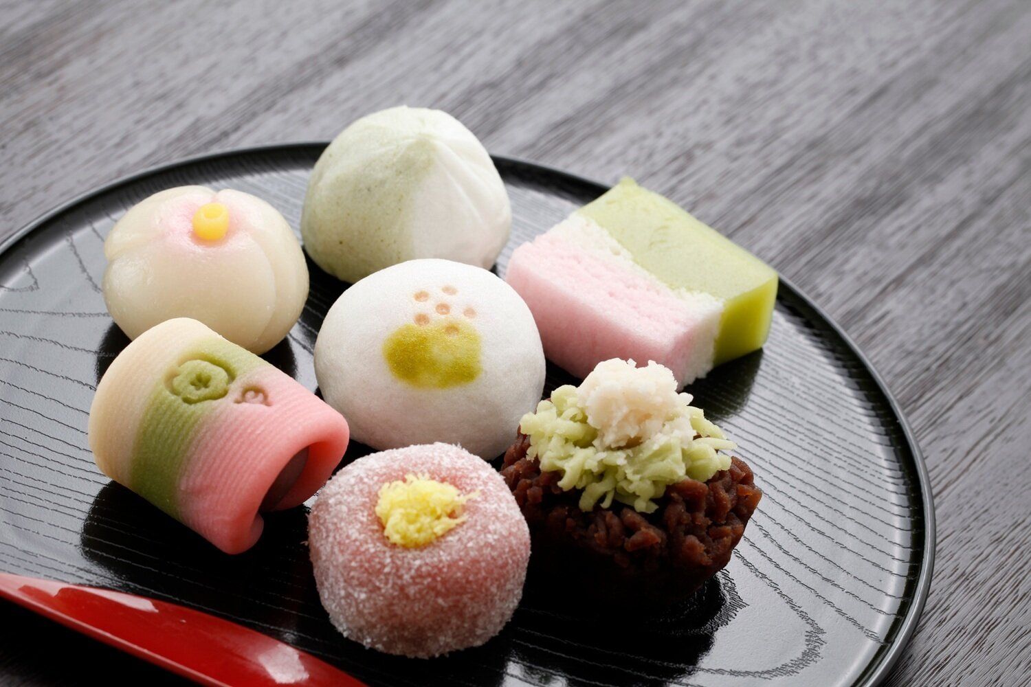 【管理栄養士監修】賞味期限切れの「和菓子」は冷蔵保存でいつまで食べられる？冷凍したものは？