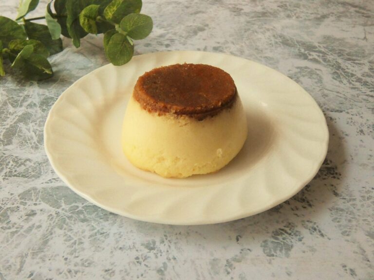 【ファミマ】思わず二度見！プリンなのにチーズケーキ？口の中でとろける新食感がたまらない
