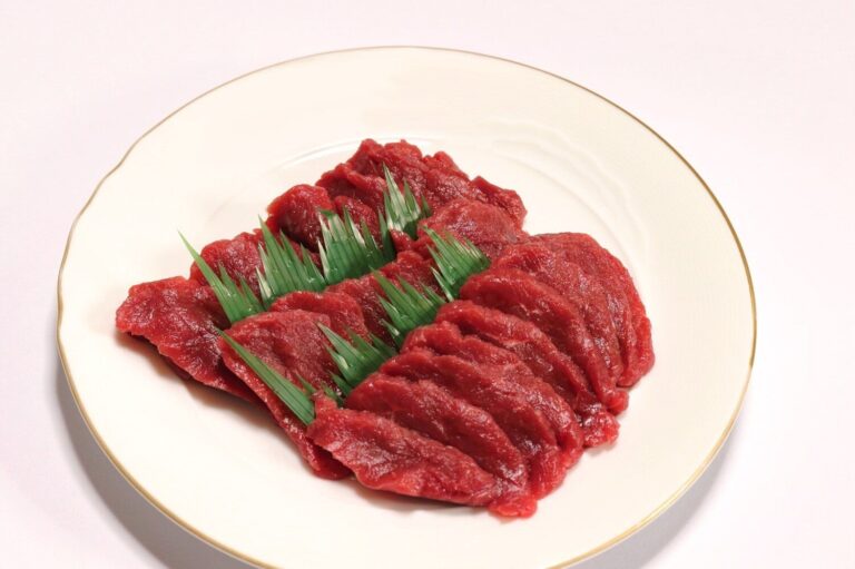 【管理栄養士監修】「馬肉」の主な栄養素とカロリーまとめ！おすすめな調理方法は？