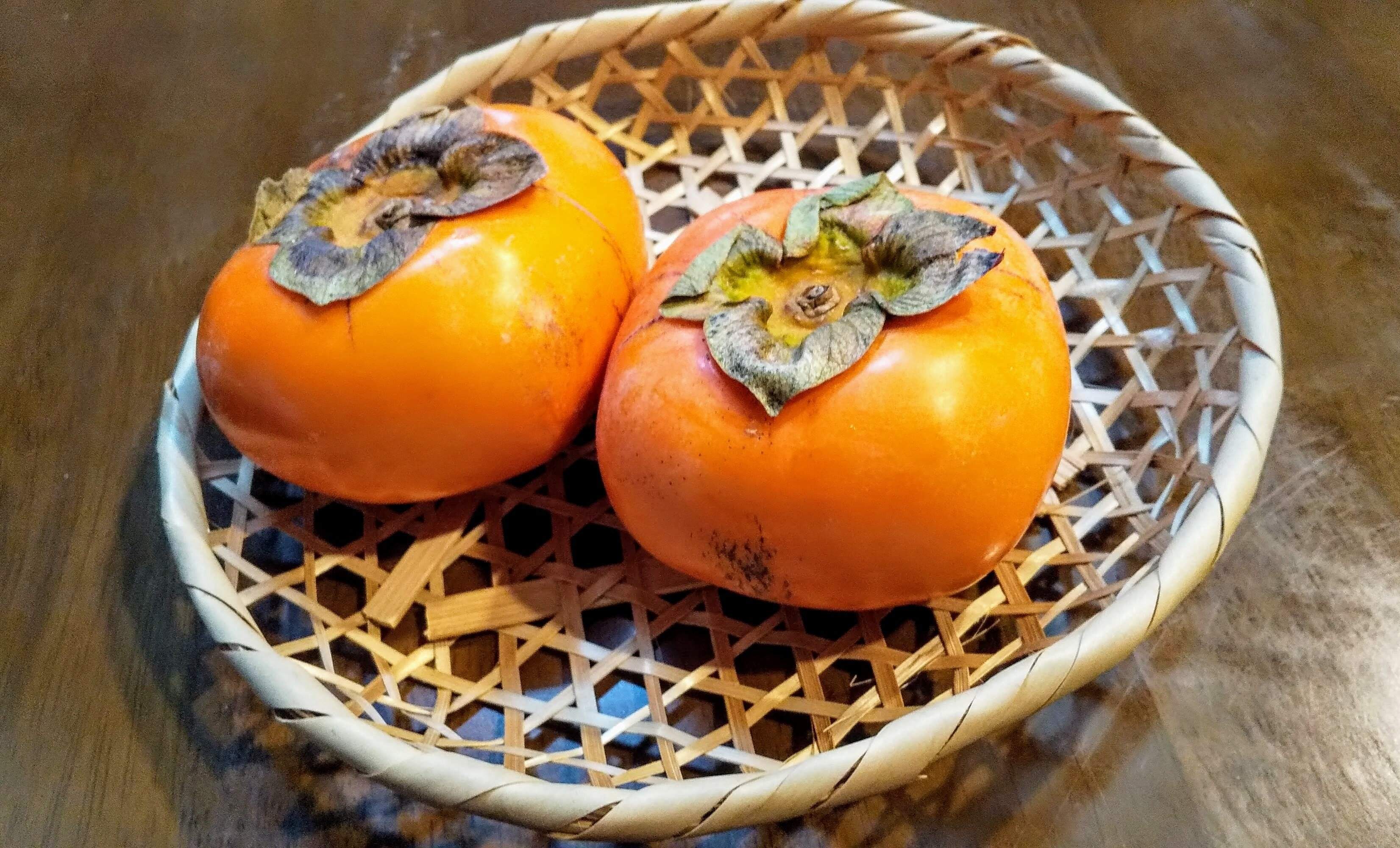 天然スイーツ【柿】の渋抜きを待たずに美味しく食べる方法3選！