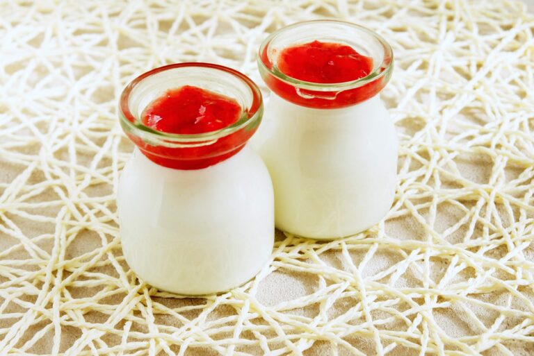 【5分レシピ】余ったホイップクリームとヨーグルトで！ふわふわ食感のさっぱりムース