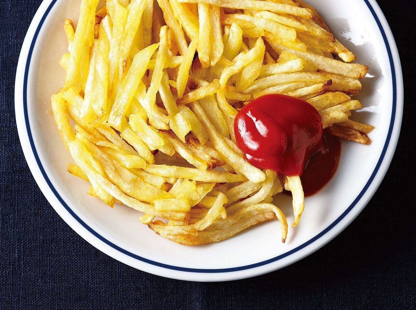 両面をカリカリッと揚げたら召し上がれ♪カリカリフライドポテト