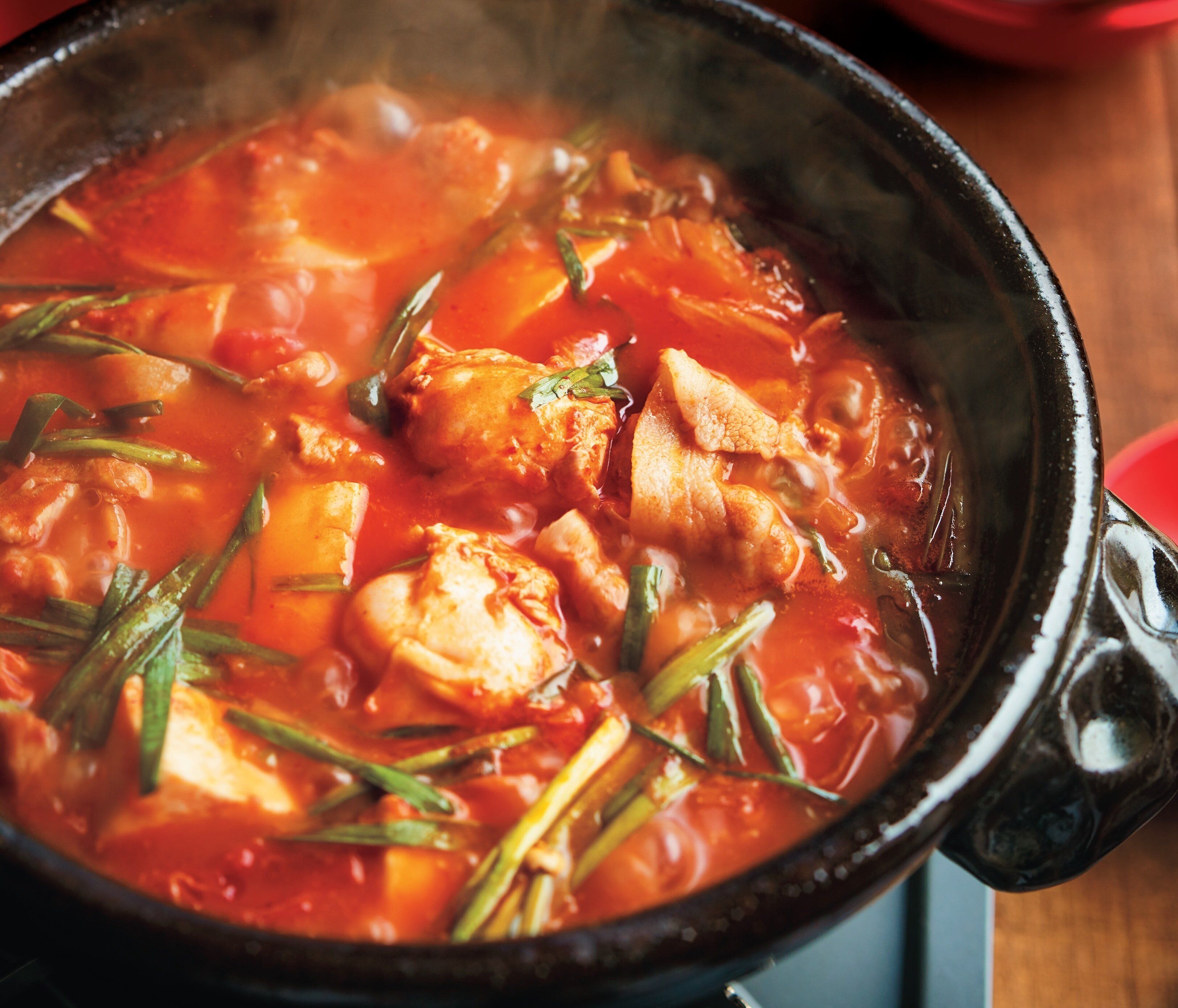 トマト缶を使うと、コクがUPして子どもに大人気！トマト純豆腐