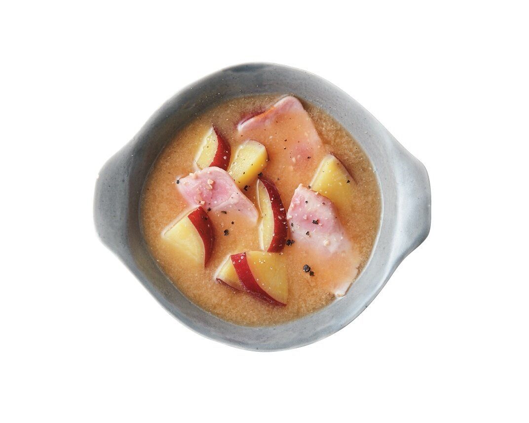 さつまいもとベーコンのみそ汁