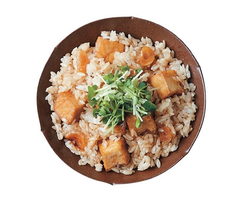 素材2つで大満足！厚揚げガーリック混ぜご飯