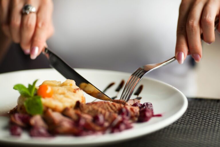 しっかり食べて健康的に美ボディをキープ！食習慣・外食時の調整方法・おすすめおやつをご紹介