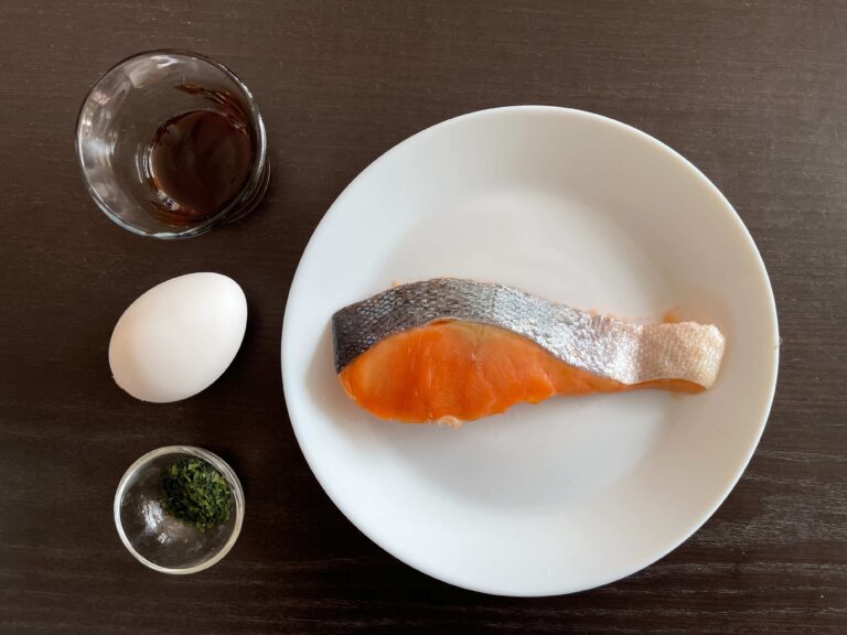 小さい子どもも食べやすい♪栄養満点！お弁当にも！鮭の青のり卵炒め