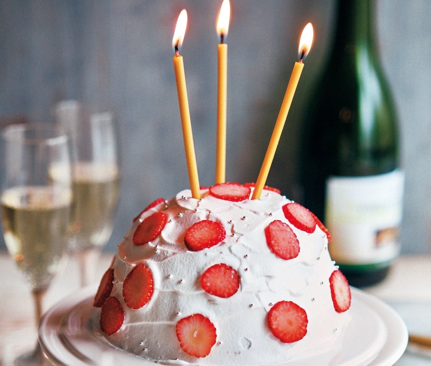 子どもが喜ぶ！まあるい形がキュートなドーム型ケーキアイス