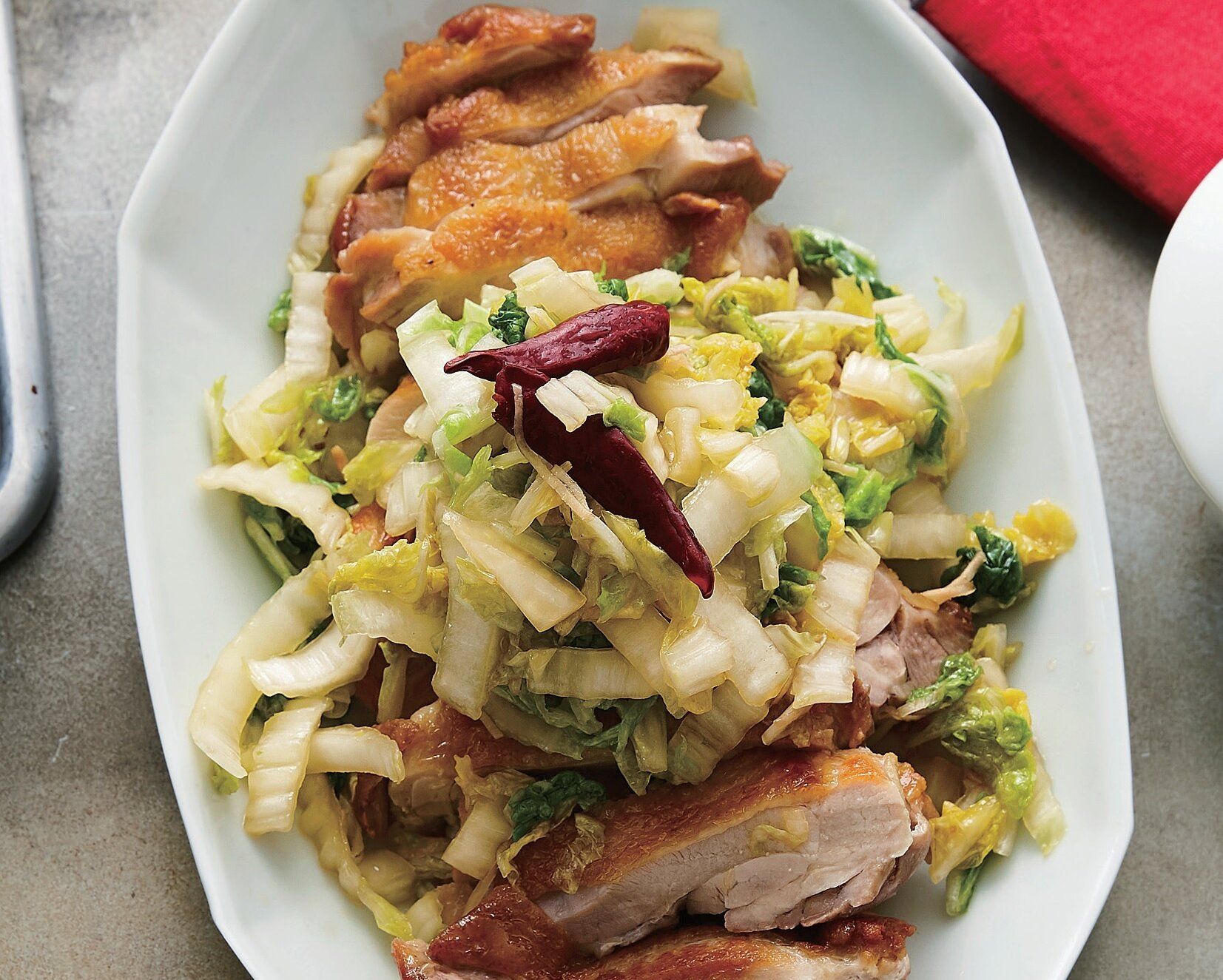 蒸し焼きを甘酸っぱい味で！グリルチキンと白菜の中国風マリネ