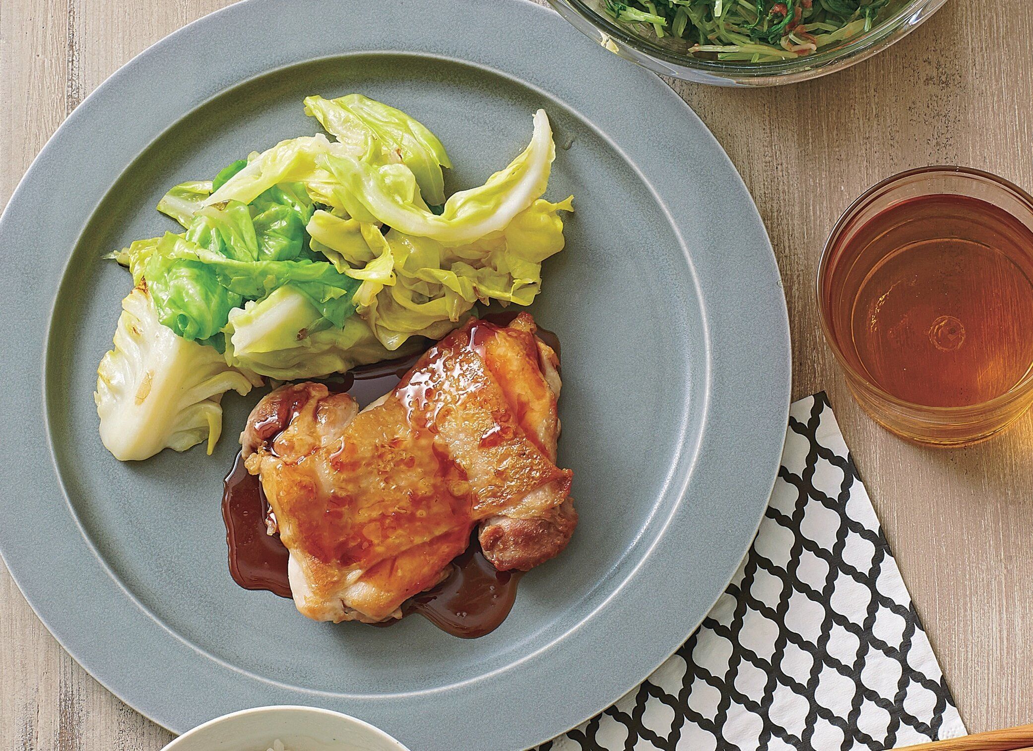 皮を下にしてふたをのせて♪鶏のカリカリソテー照り焼きソース