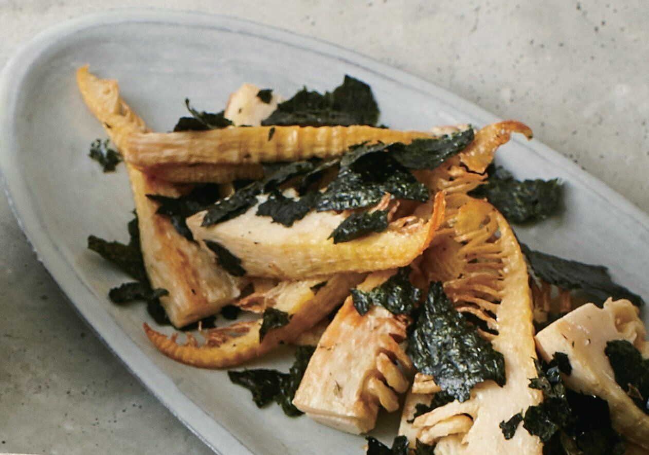 揚げ焼きにしてカリッと香ばしく！たけのこののりあえ