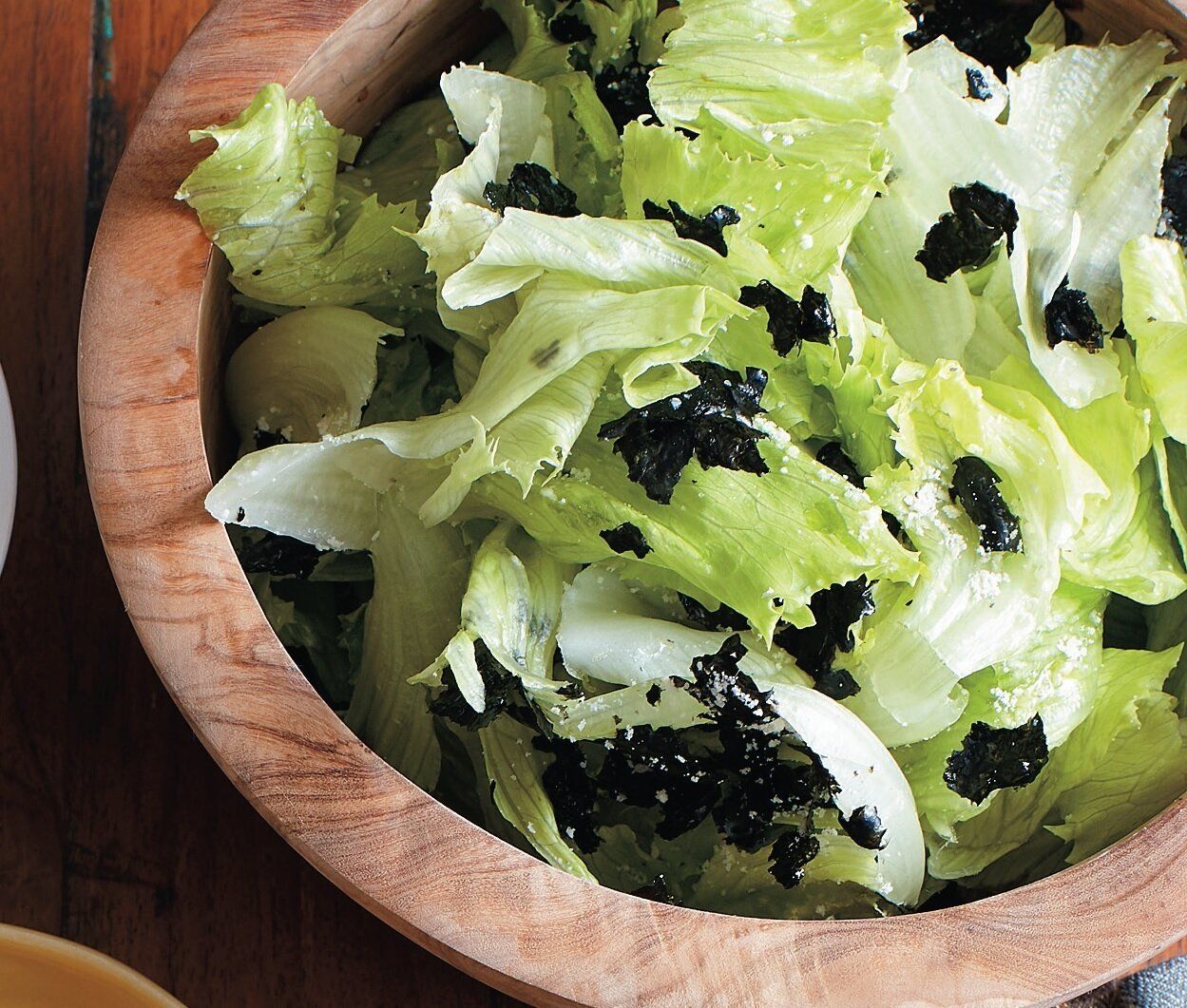 道具を使わず超簡単＆ささっと一品！レタスとのりのチーズサラダ