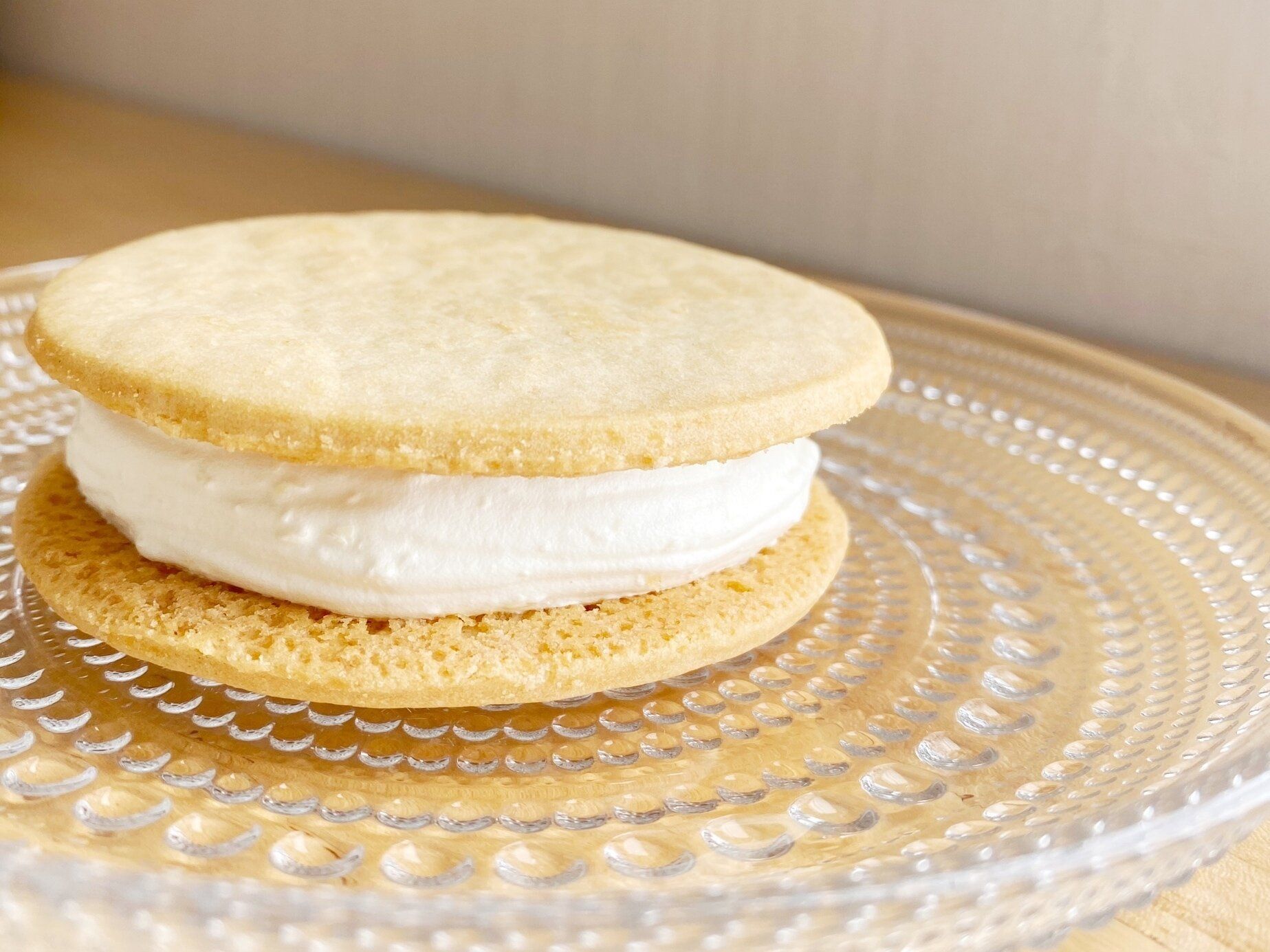 【コンビニ】“白い恋人”が森永乳業とコラボ！コロナ禍だからこそ食べて欲しいアイス！