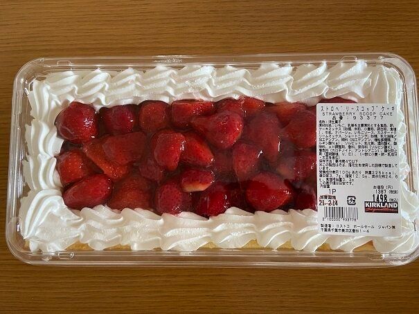 【コストコ】ふんだんに苺がのった巨大ケーキが絶品＆コスパ最強！