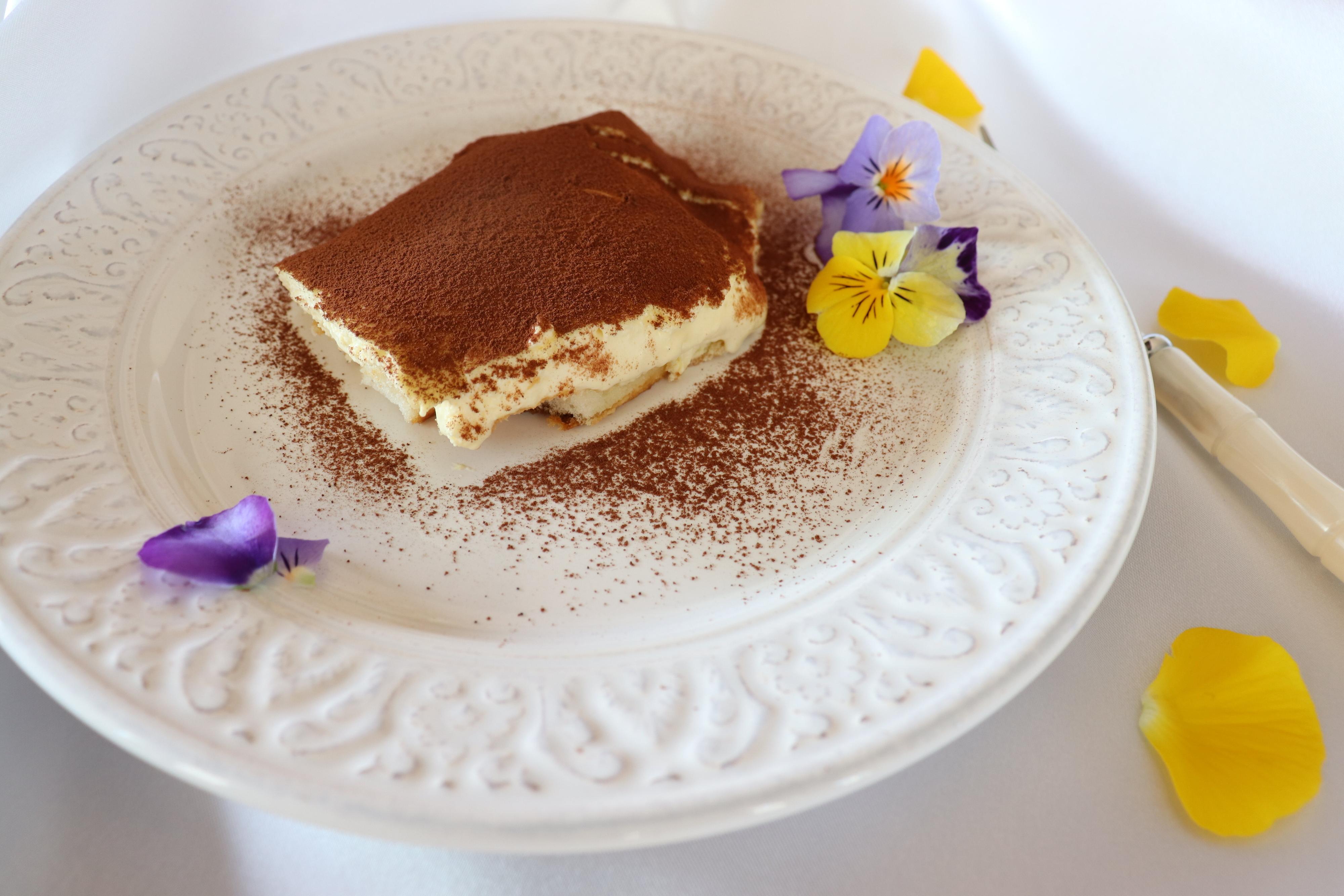 バレンタインも失敗なし！絶品「濃厚ティラミス」簡単レシピ。じつは混ぜて→のせて→冷やすだけ！